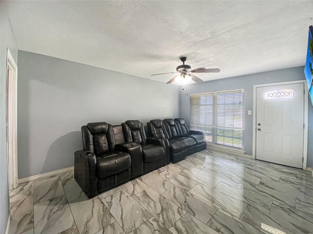203 Pine Street, Dayton, TX 77535