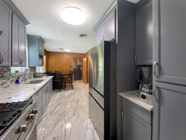 203 Pine Street, Dayton, TX 77535