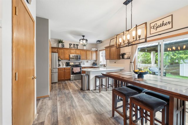 802 Edgewater Drive, Polk City, IA 50226