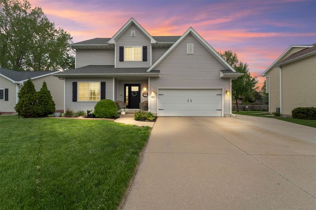 802 Edgewater Drive, Polk City, IA 50226