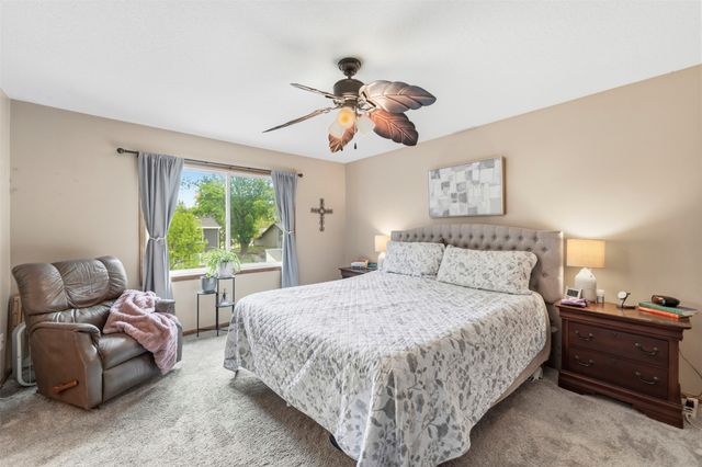 802 Edgewater Drive, Polk City, IA 50226