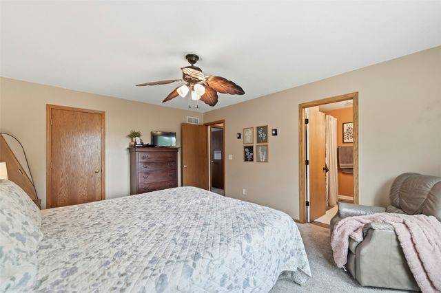 802 Edgewater Drive, Polk City, IA 50226