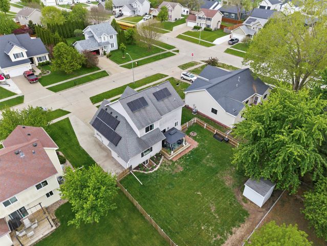 802 Edgewater Drive, Polk City, IA 50226