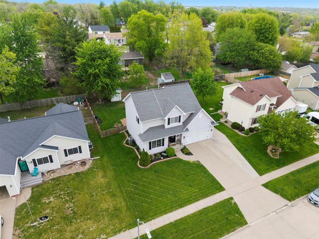 802 Edgewater Drive, Polk City, IA 50226