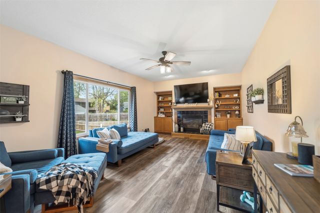 802 Edgewater Drive, Polk City, IA 50226