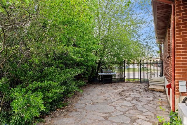 321 W 2575 N, Sunset, UT 84015