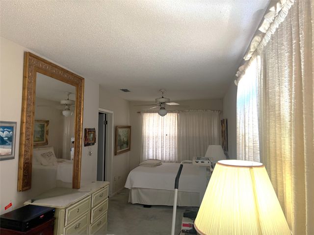 316 E Spring Street, Henrietta, TX 76365