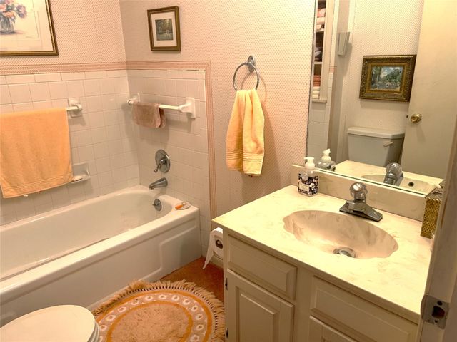 316 E Spring Street, Henrietta, TX 76365