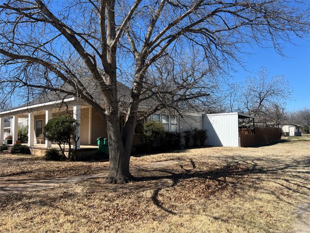316 E Spring Street, Henrietta, TX 76365
