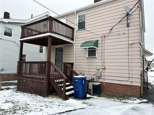 936 Vineshire Road, Cleveland Heights, OH 44121