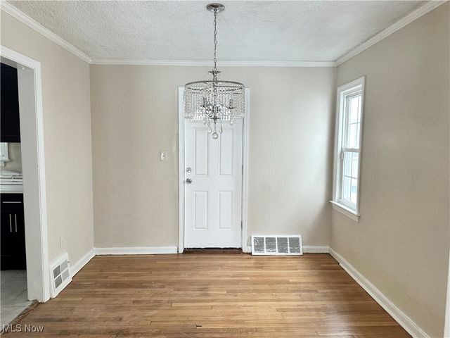 936 Vineshire Road, Cleveland Heights, OH 44121