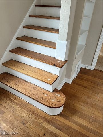 936 Vineshire Road, Cleveland Heights, OH 44121