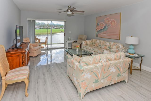 342 Lake Evelyn Drive, West Palm Beach, FL 33411