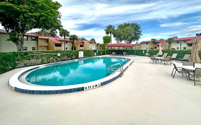 342 Lake Evelyn Drive, West Palm Beach, FL 33411