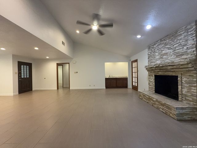 19739 Encino Way, San Antonio, TX 78259