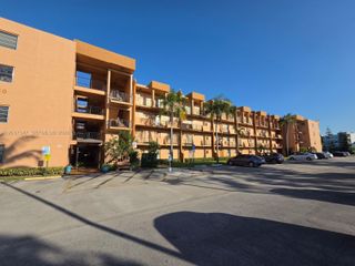 3050 E Sunrise Lakes Dr 402, Sunrise, FL 33322