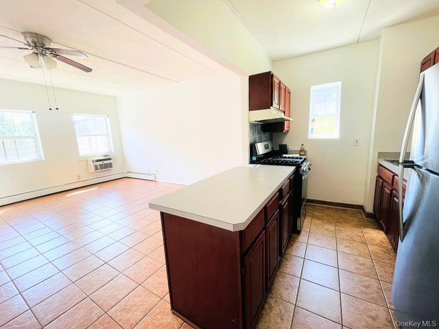 36 Howard Avenue 2, Brooklyn, NY 11221