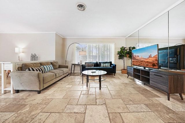 332 NW 26TH Court, Wilton Manors, FL 33311