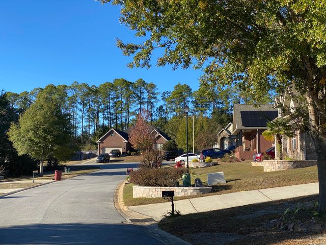 402 Wych Circle, Crestview, FL 32536