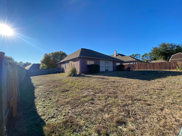 402 Wych Circle, Crestview, FL 32536