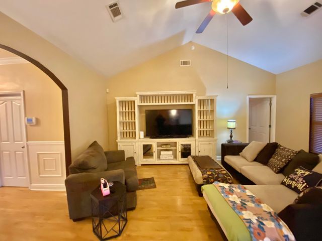 402 Wych Circle, Crestview, FL 32536