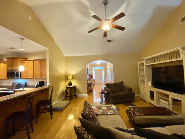 402 Wych Circle, Crestview, FL 32536