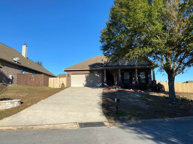 402 Wych Circle, Crestview, FL 32536