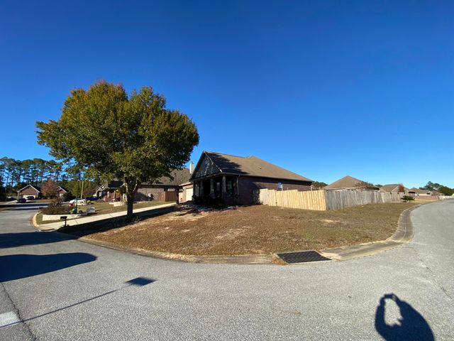 402 Wych Circle, Crestview, FL 32536
