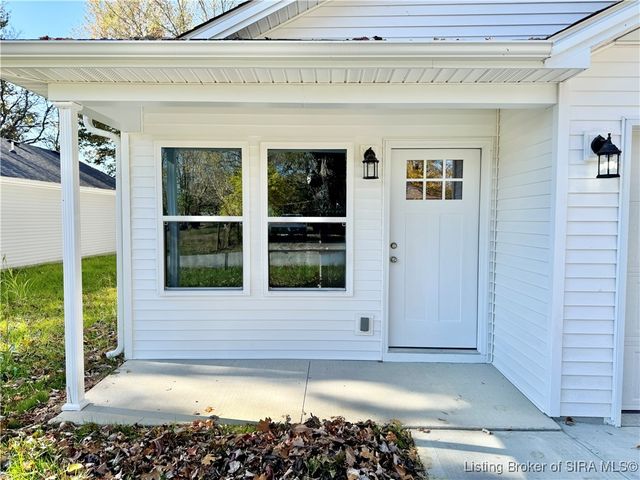 364 Oak Street, Austin, IN 47102