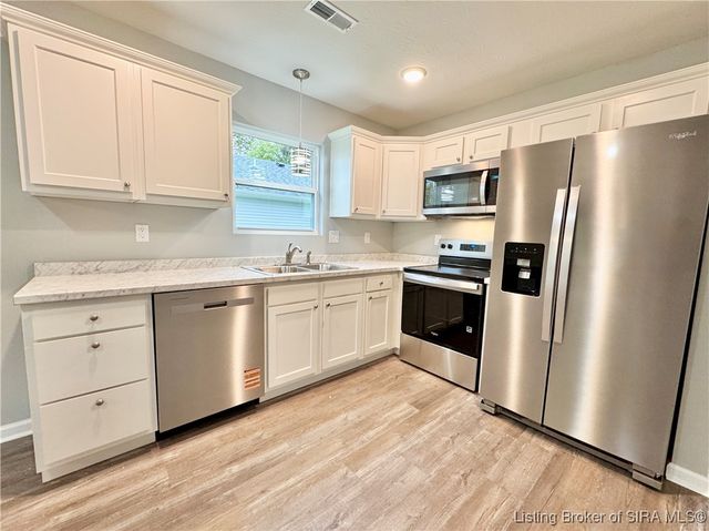 364 Oak Street, Austin, IN 47102