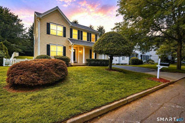 33 Acorn Lane, Milford, CT 06461