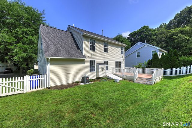 33 Acorn Lane, Milford, CT 06461