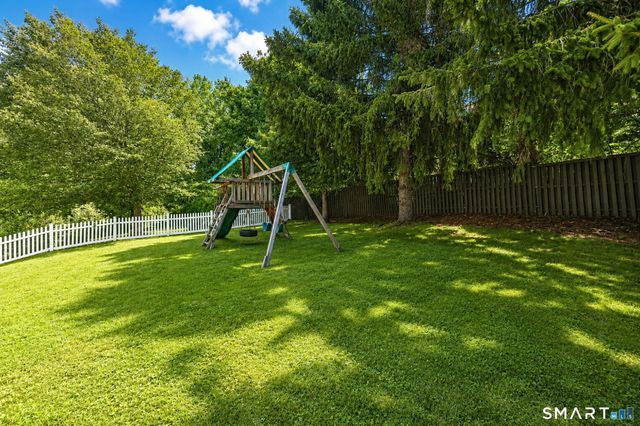 33 Acorn Lane, Milford, CT 06461