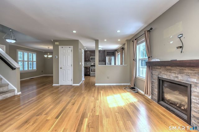 33 Acorn Lane, Milford, CT 06461