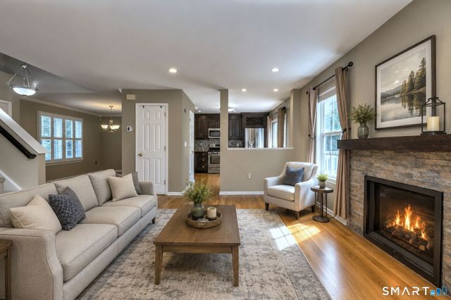 33 Acorn Lane, Milford, CT 06461