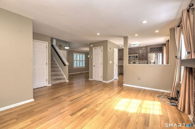 33 Acorn Lane, Milford, CT 06461