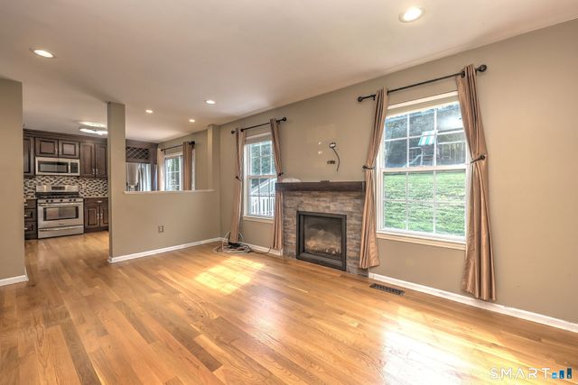 33 Acorn Lane, Milford, CT 06461
