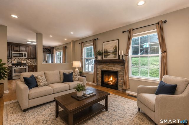 33 Acorn Lane, Milford, CT 06461