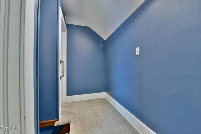 96 6th Avenue, Gloversville, NY 12078