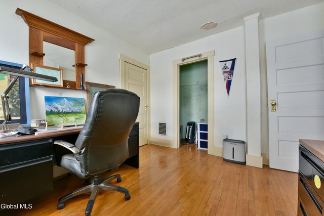 96 6th Avenue, Gloversville, NY 12078