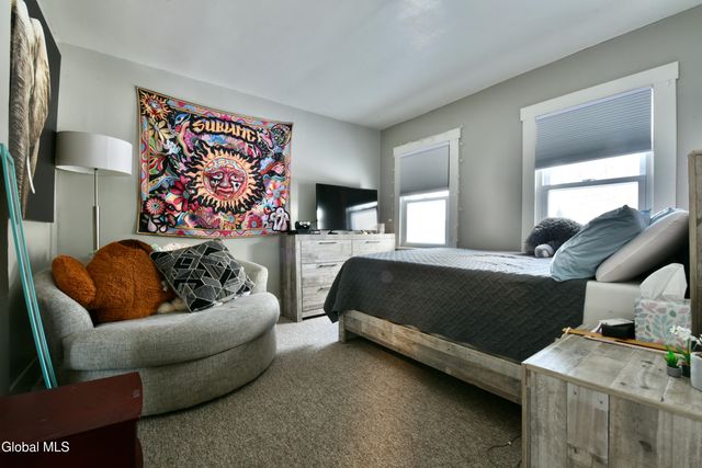 96 6th Avenue, Gloversville, NY 12078