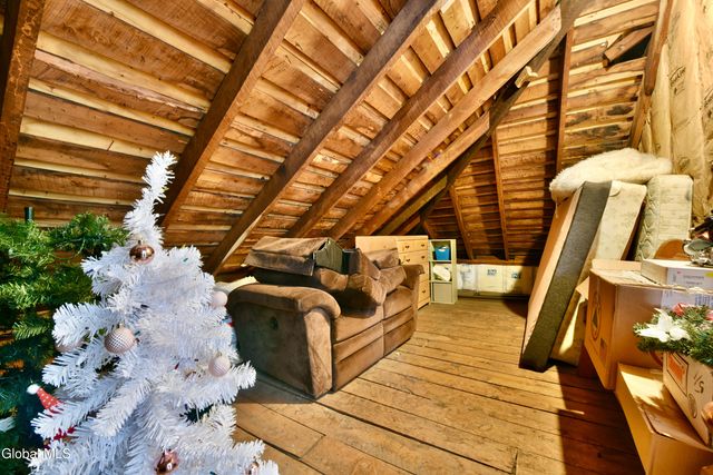 96 6th Avenue, Gloversville, NY 12078