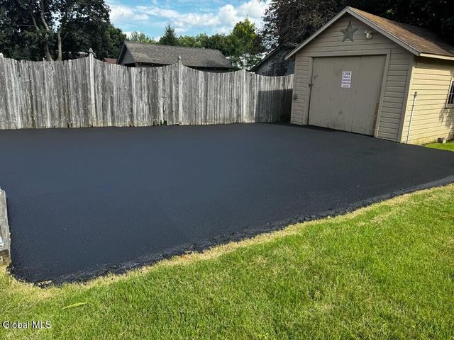 96 6th Avenue, Gloversville, NY 12078