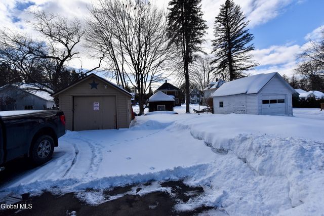 96 6th Avenue, Gloversville, NY 12078