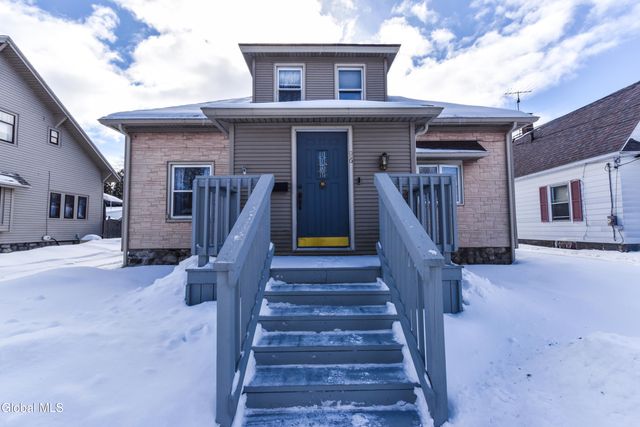 96 6th Avenue, Gloversville, NY 12078