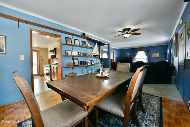 96 6th Avenue, Gloversville, NY 12078