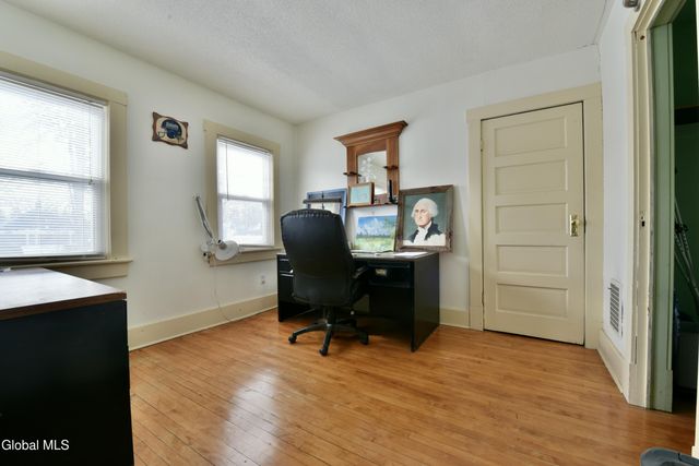 96 6th Avenue, Gloversville, NY 12078