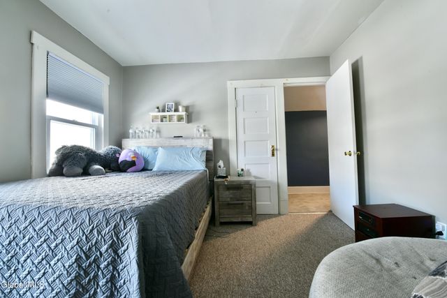 96 6th Avenue, Gloversville, NY 12078