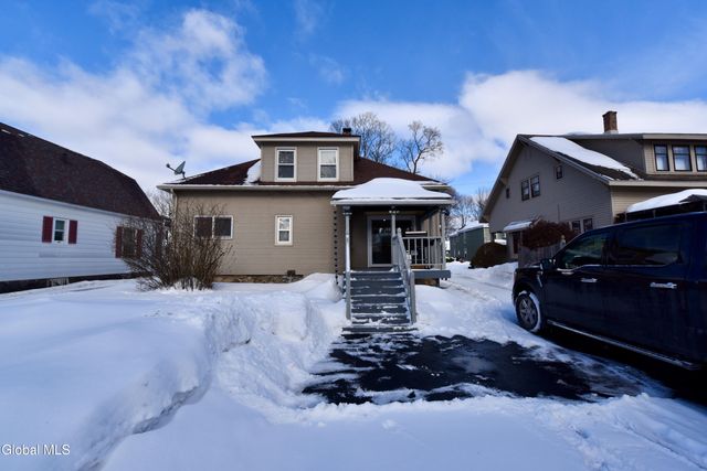 96 6th Avenue, Gloversville, NY 12078