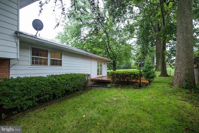 2012 FRIENDSHIP LN, Falls Church, VA 22043